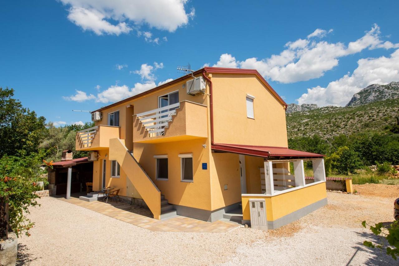 Apartmani Manita Paklenica 塞利讷 外观 照片