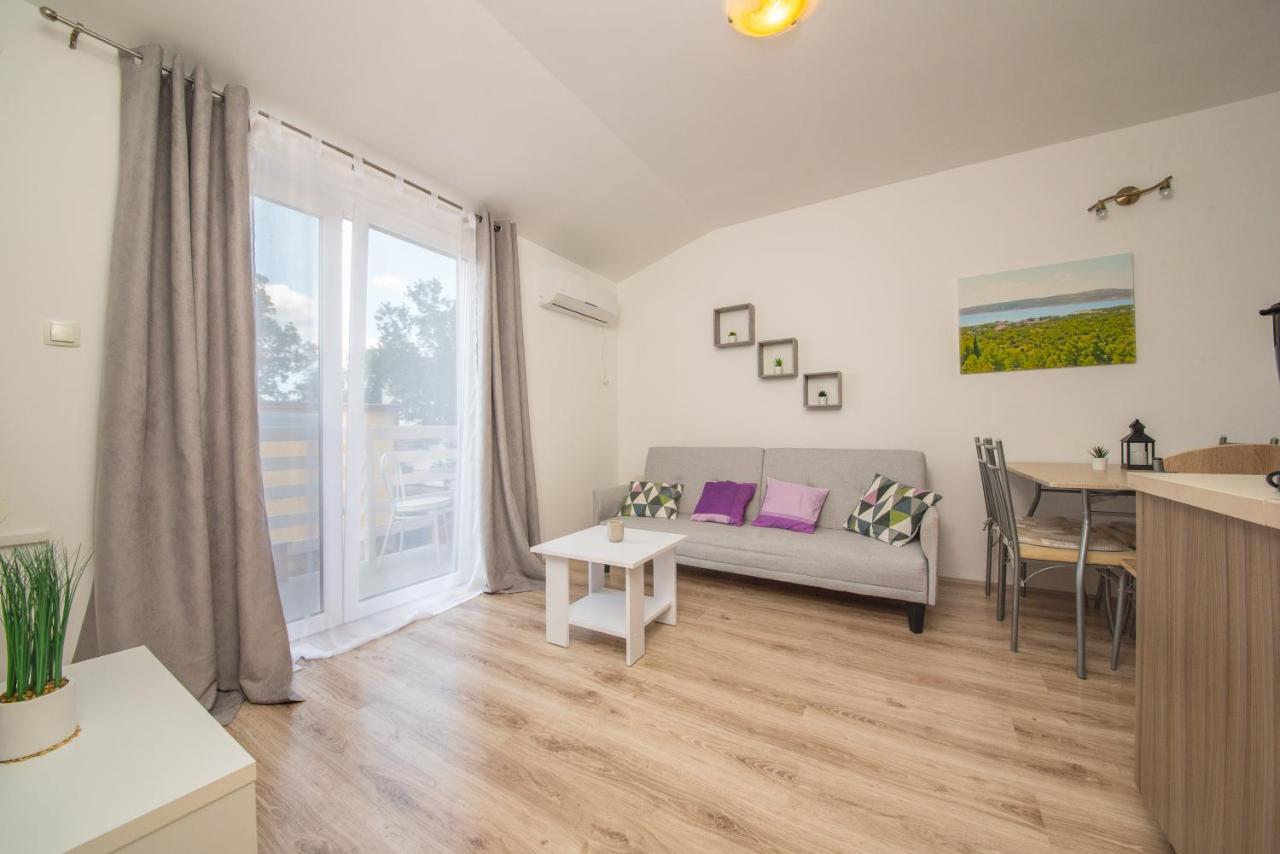 Apartmani Manita Paklenica 塞利讷 外观 照片